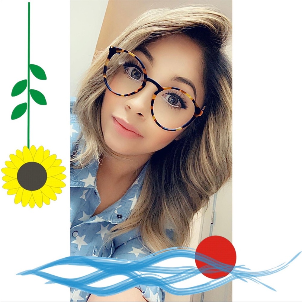 Meet your Posher, Roxana